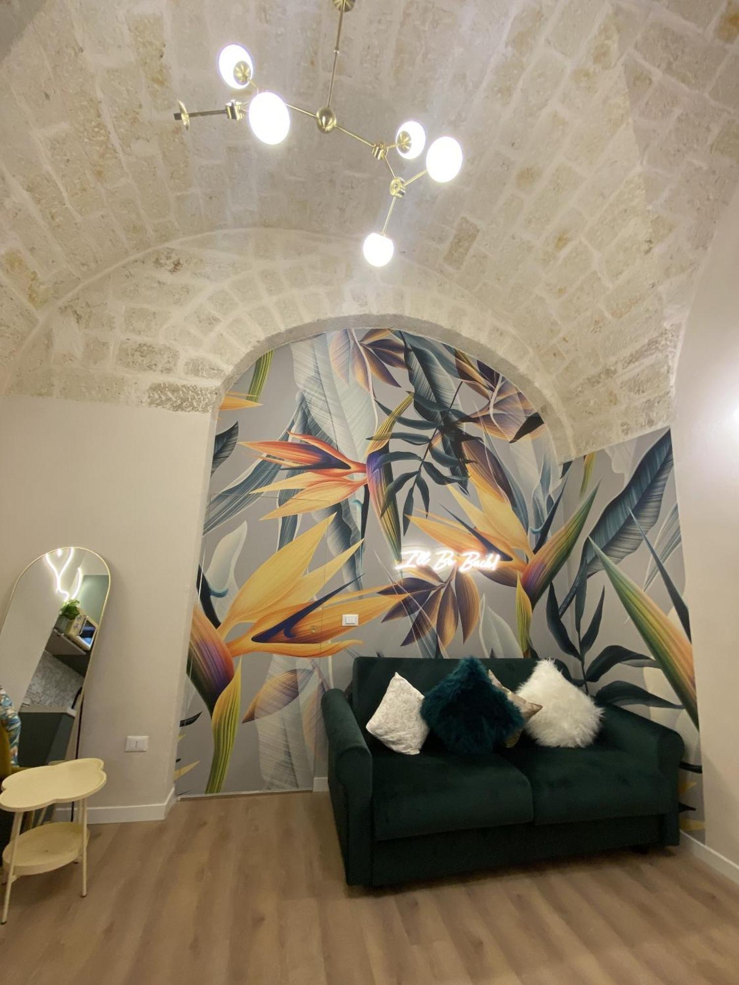 Quiet And Stylish - Bari City Center, Minutes To Station Экстерьер фото